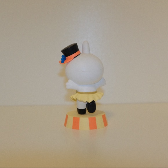 POPMART RARE Line Friends CIRCUS EDITION - Picture 2 of 4
